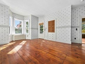 28 Holden St, Worcester MA 01605