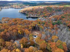 87 Vinton Road, Holland MA 01521