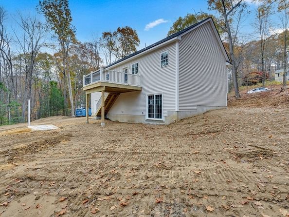 87 Vinton Road, Holland MA 01521