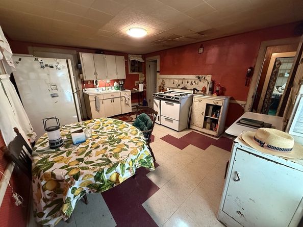 5 Old Coldbrook Rd, Barre MA 01005