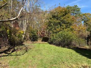 5 Old Coldbrook Rd, Barre MA 01005