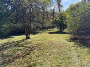 5 Old Coldbrook Rd, Barre MA 01005