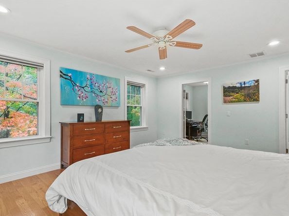 18 Beacon St 18, Woburn MA 01801