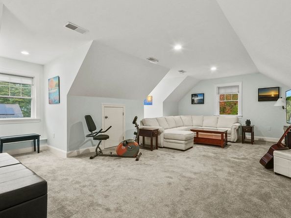18 Beacon St 18, Woburn MA 01801
