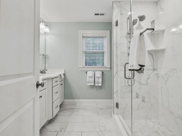 18 Beacon St 18, Woburn MA 01801