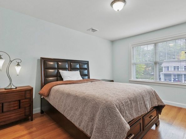 18 Beacon St 18, Woburn MA 01801
