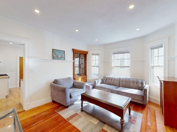 147 Langdon Ave 147, Watertown MA 02472