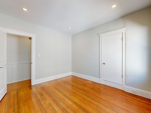 147 Langdon Ave 147, Watertown MA 02472