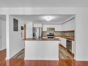 1 Commodore Ct 202, Hull MA 02045