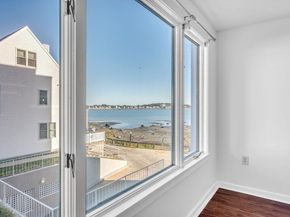 1 Commodore Ct 202, Hull MA 02045