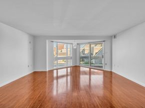 1 Commodore Ct 202, Hull MA 02045
