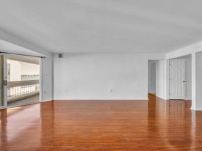1 Commodore Ct 202, Hull MA 02045