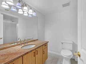 1 Commodore Ct 202, Hull MA 02045