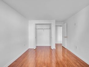 1 Commodore Ct 202, Hull MA 02045