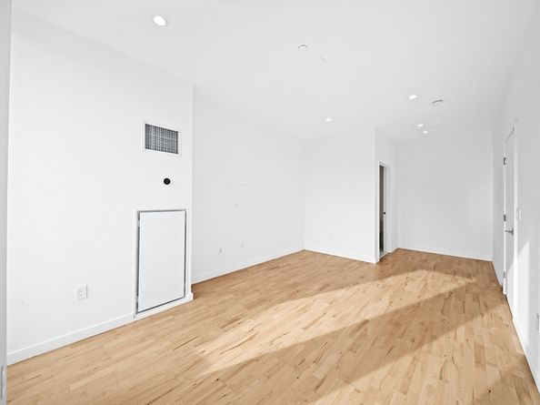 346 Congress Street 703, Boston MA 02210