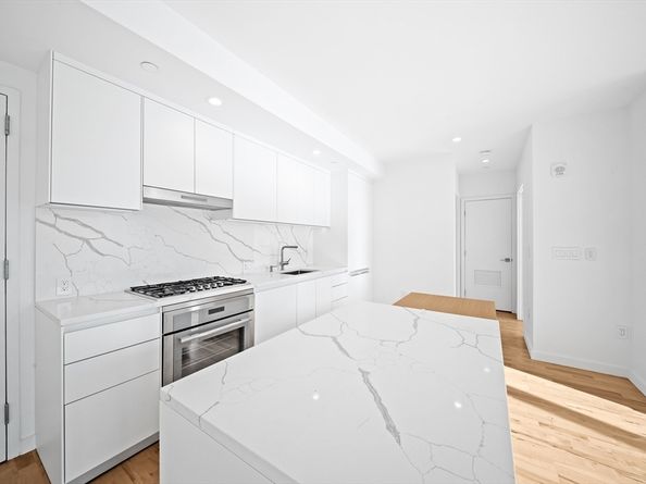 346 Congress Street 703, Boston MA 02210