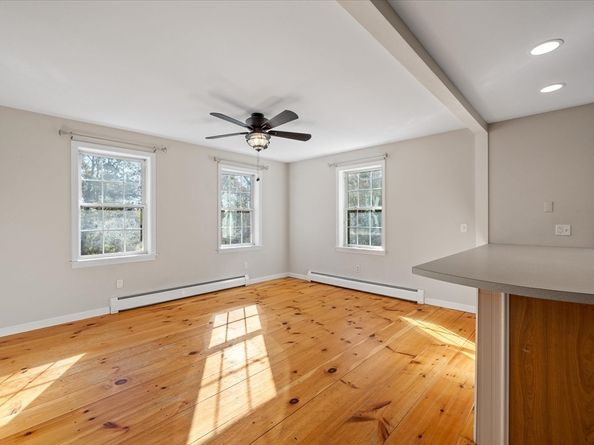 9 Town Farm Rd, North Brookfield MA 01535