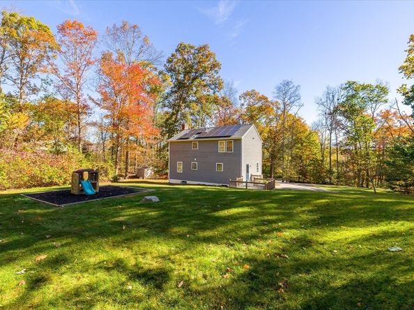 9 Town Farm Rd, North Brookfield MA 01535