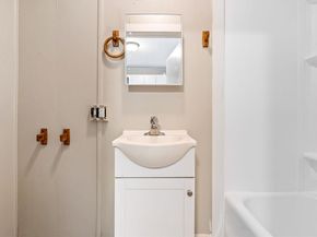 14-24 C St 14, Northbridge MA 01588