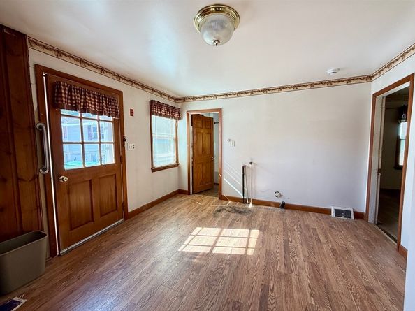 521 Rollstone Rd, Fitchburg MA 01420