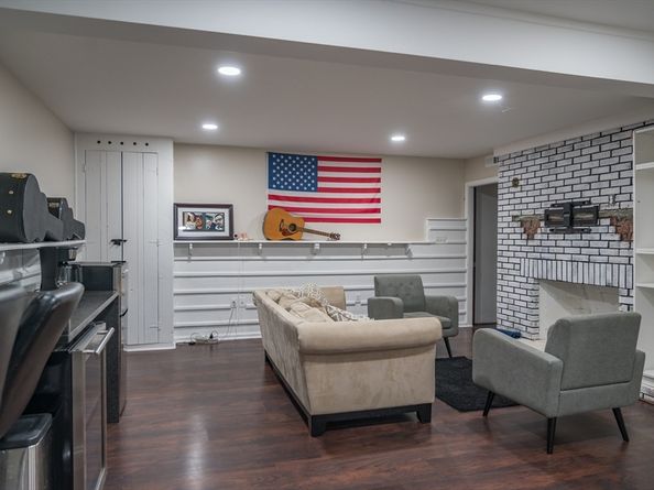 315 Bolton St, Marlborough MA 01752