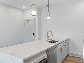 127 E Cottage St 8, Boston MA 02125