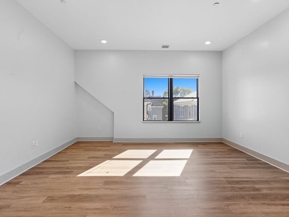 127 E Cottage St 8, Boston MA 02125