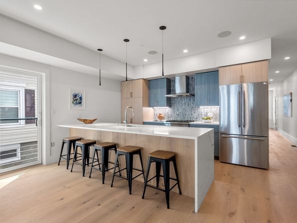 527 E Seventh Street 2, Boston MA 02127