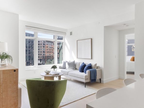 100 Lovejoy Wharf 11N, Boston MA 02114