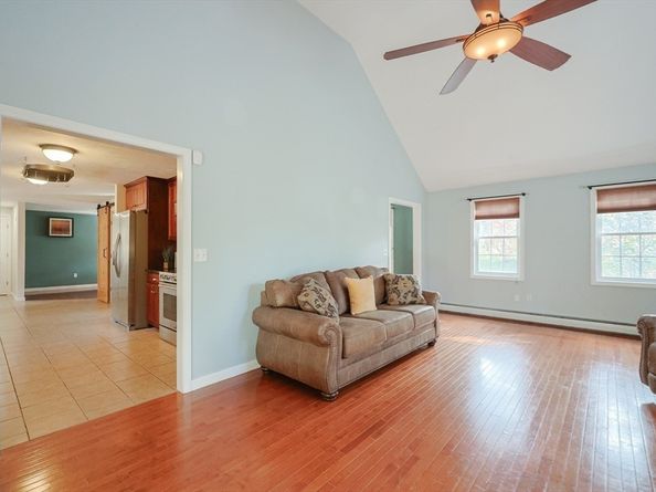 59 Old Farm Rd, Douglas MA 01516