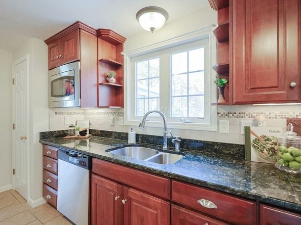 59 Old Farm Rd, Douglas MA 01516