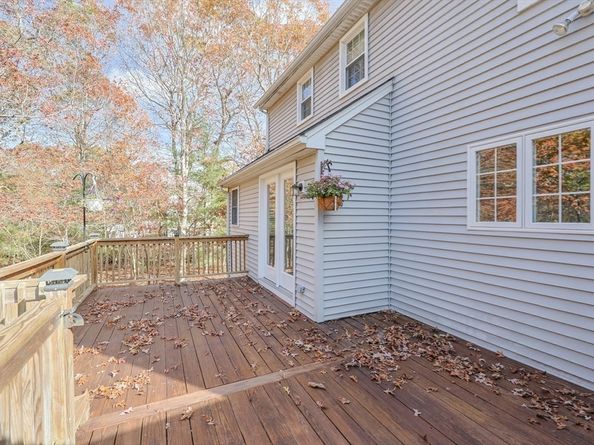 59 Old Farm Rd, Douglas MA 01516