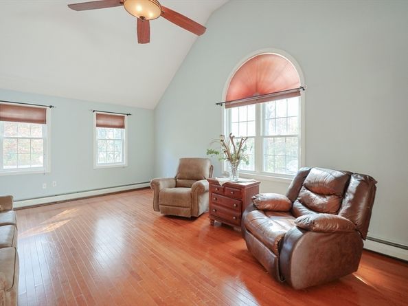 59 Old Farm Rd, Douglas MA 01516