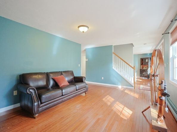 59 Old Farm Rd, Douglas MA 01516