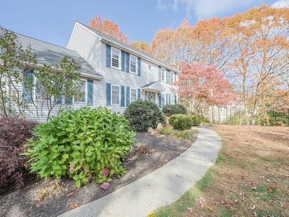 59 Old Farm Rd, Douglas MA 01516