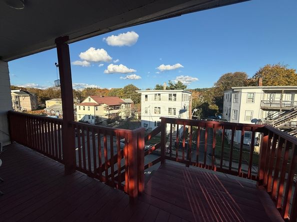 51 Green Ave, Southbridge MA 01550
