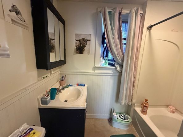 51 Green Ave, Southbridge MA 01550
