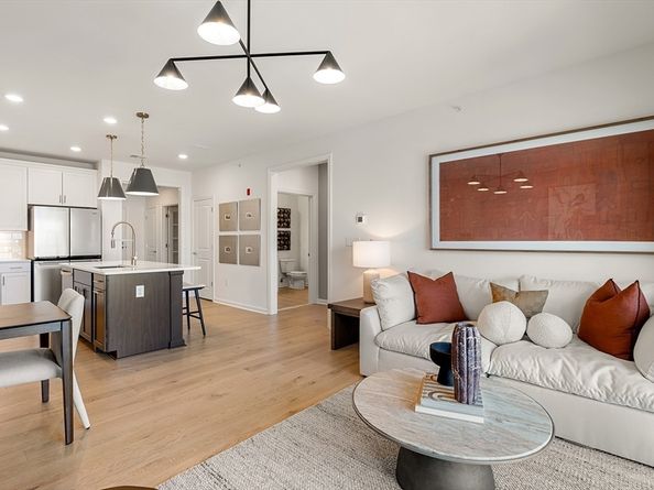 6 Stratton Drive 404, Woburn MA 01801