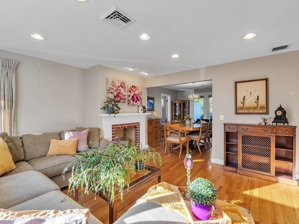 83 Newton Ave., N, Worcester MA 01602