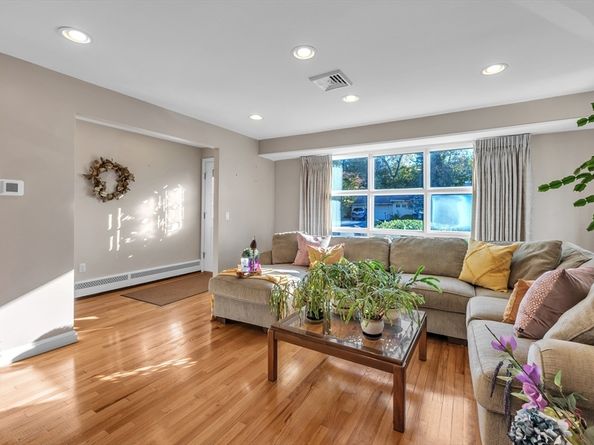 83 Newton Ave., N, Worcester MA 01602