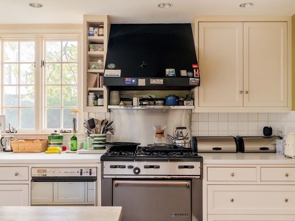 12 Ash Street Place, Cambridge MA 02138