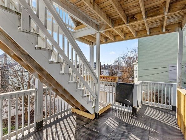 167 Lexington St 167, Boston MA 02128