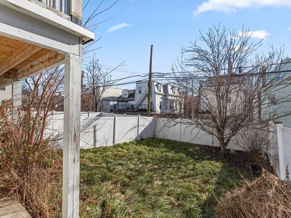 167 Lexington St 167, Boston MA 02128