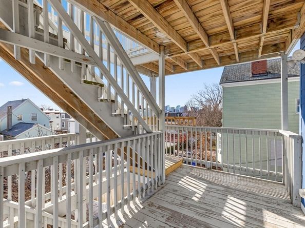 167 Lexington St 167, Boston MA 02128