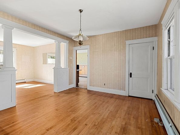 24 Sherbrook Ave, Worcester MA 01604