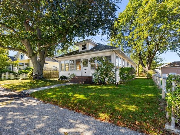 24 Sherbrook Ave, Worcester MA 01604