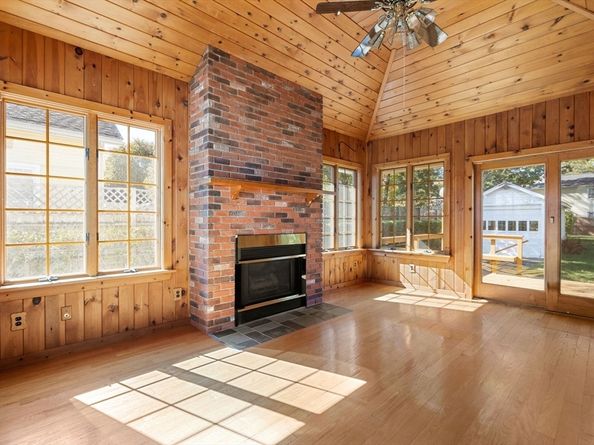 24 Sherbrook Ave, Worcester MA 01604