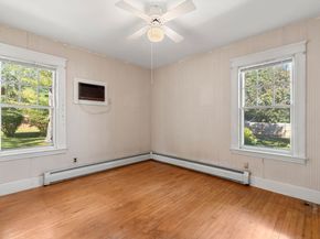 24 Sherbrook Ave, Worcester MA 01604