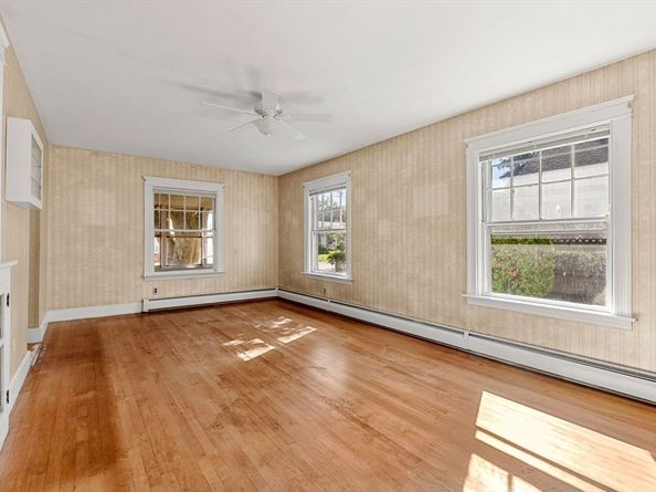 24 Sherbrook Ave, Worcester MA 01604