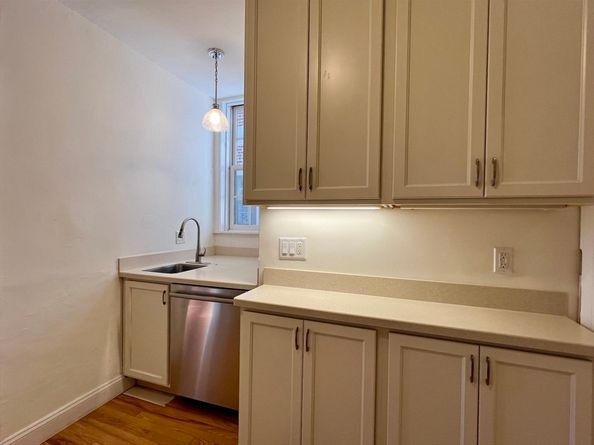 983 Memorial Drive 502, Cambridge MA 02138